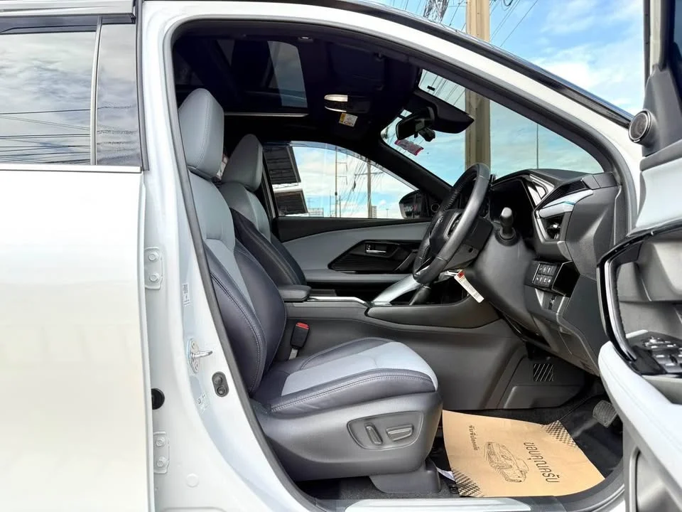 2024 Toyota Yaris Cross AC200 2