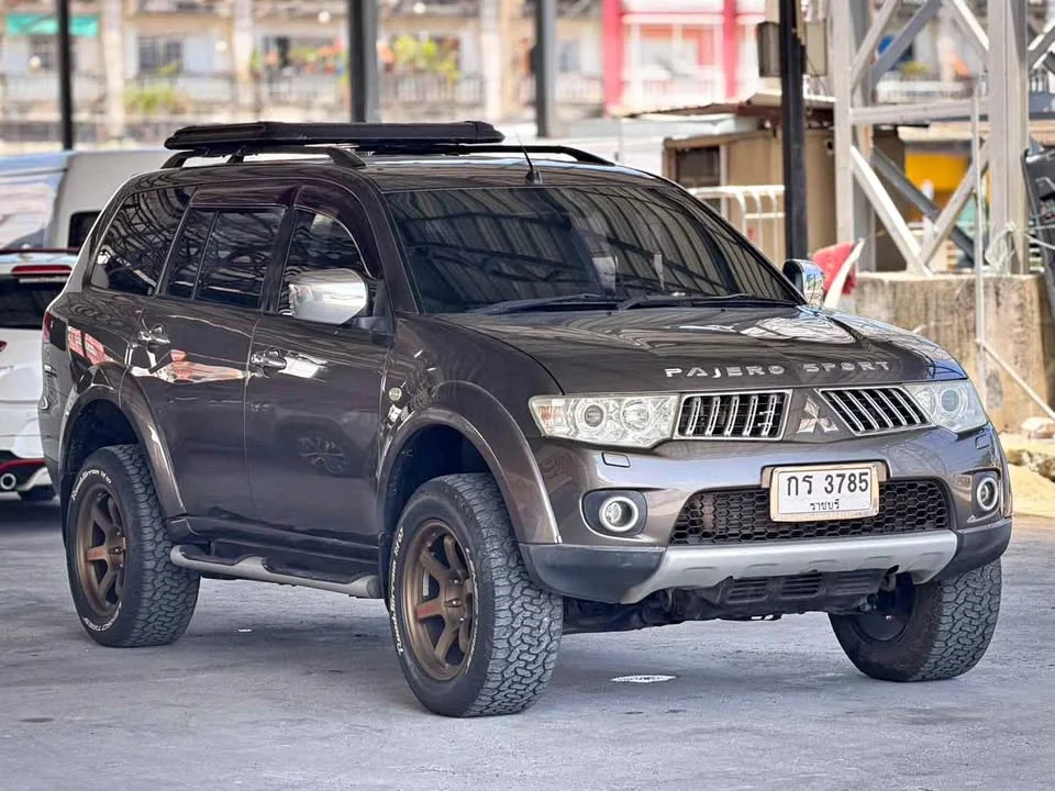 2011 Mitsubishi Pajero Sport II 2