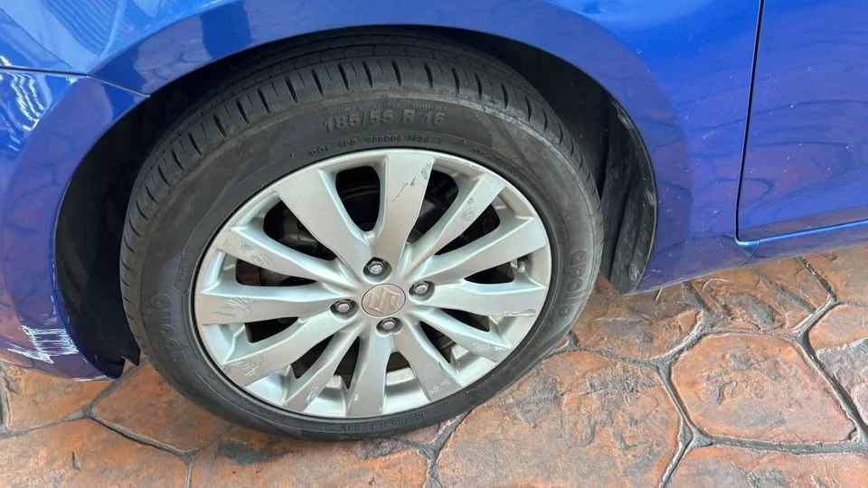 2013 Suzuki Swift II 3