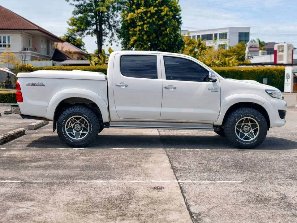 2013 Toyota Hilux VII 3