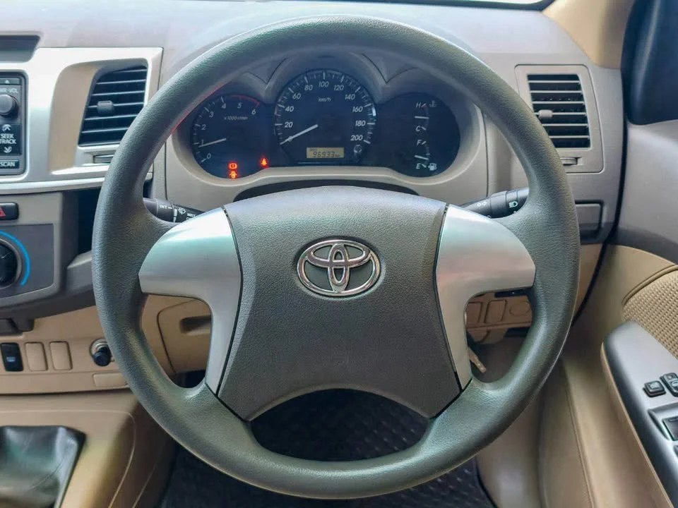 2013 Toyota Hilux VII 2