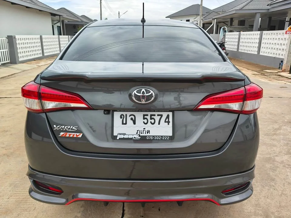 2022 Toyota Yaris ATIV III 3