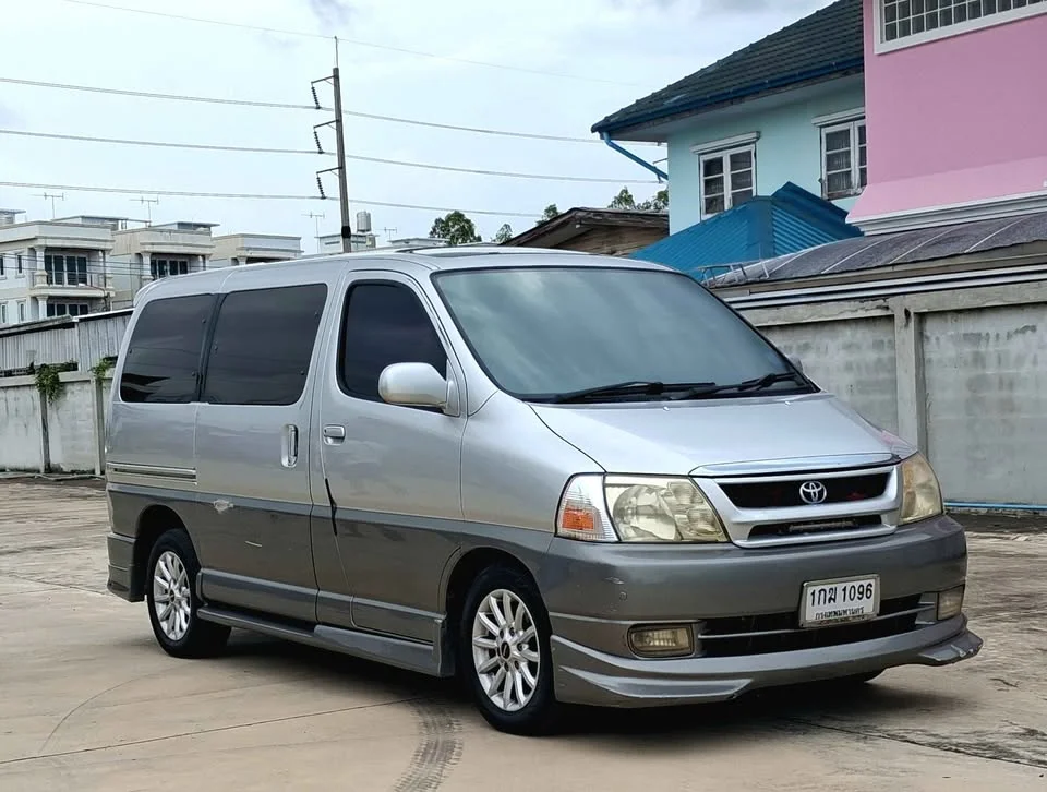 2001 Toyota Granvia H100 3