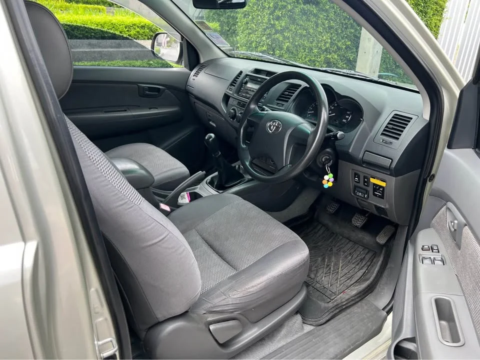 2013 Toyota Hilux VII 3