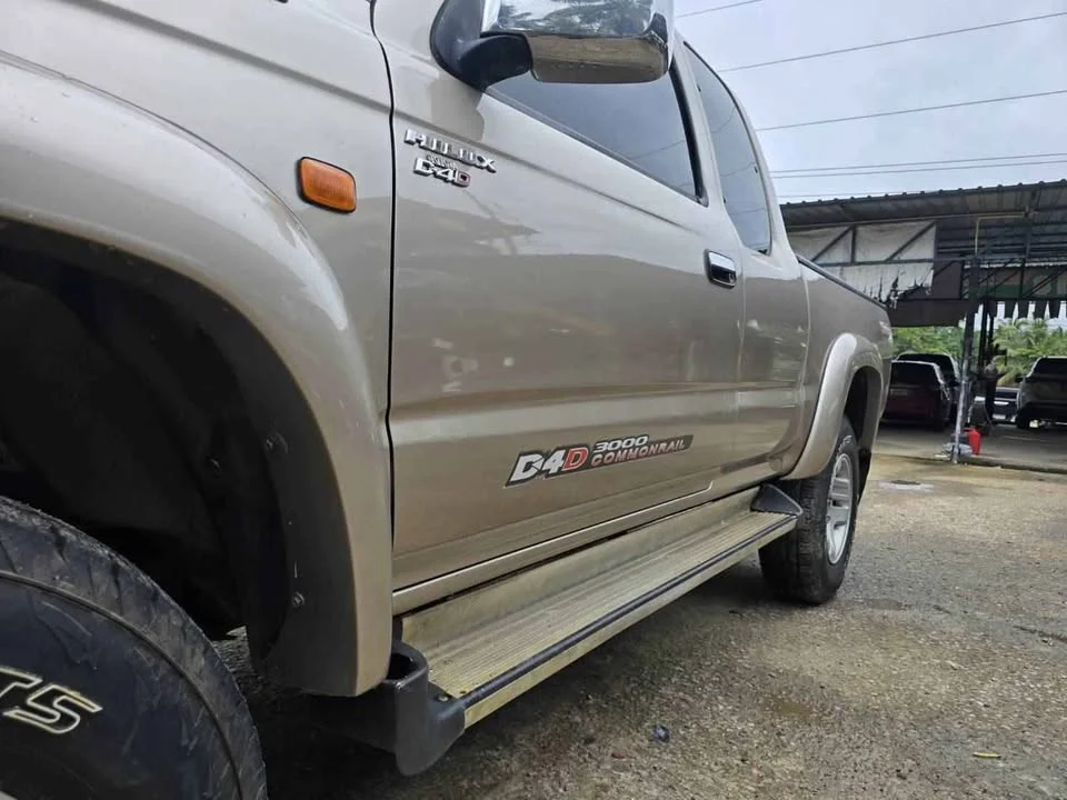 2002 Toyota Hilux Tiger VI 2
