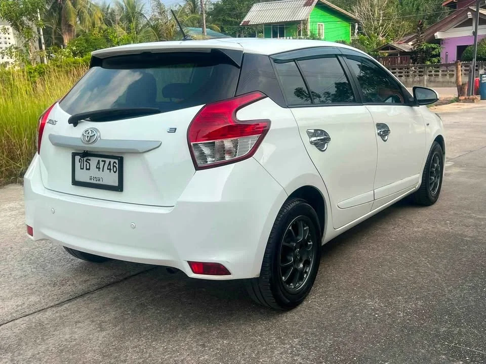 2015 Toyota Yaris III 3
