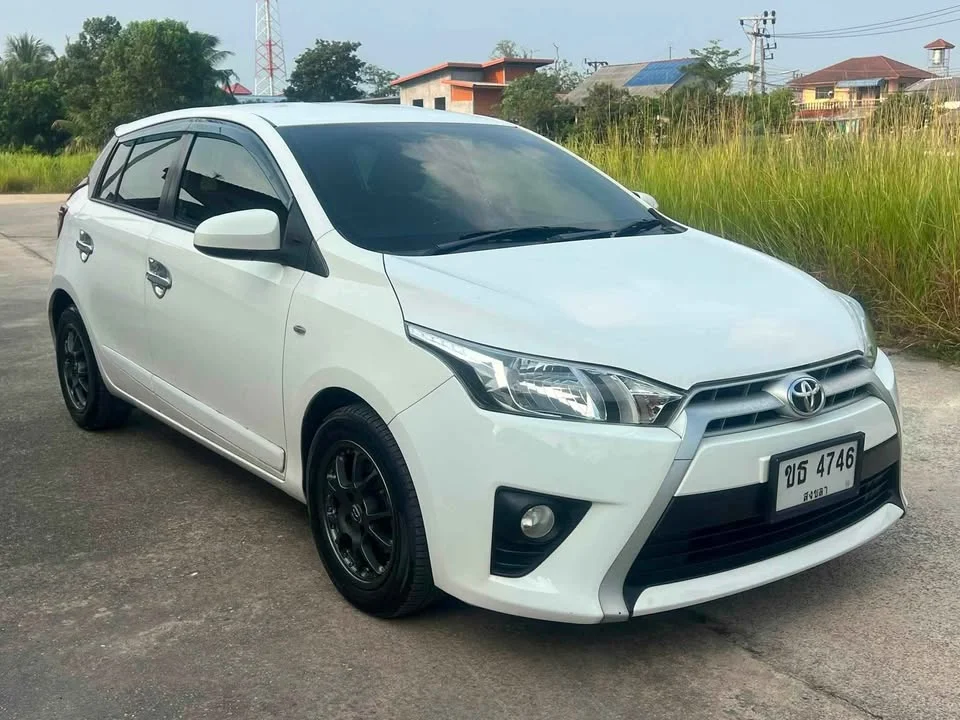 2015 Toyota Yaris III 2
