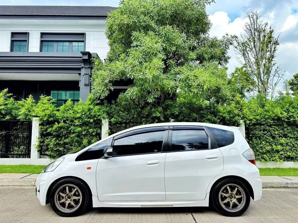 2010 Honda Jazz II 3