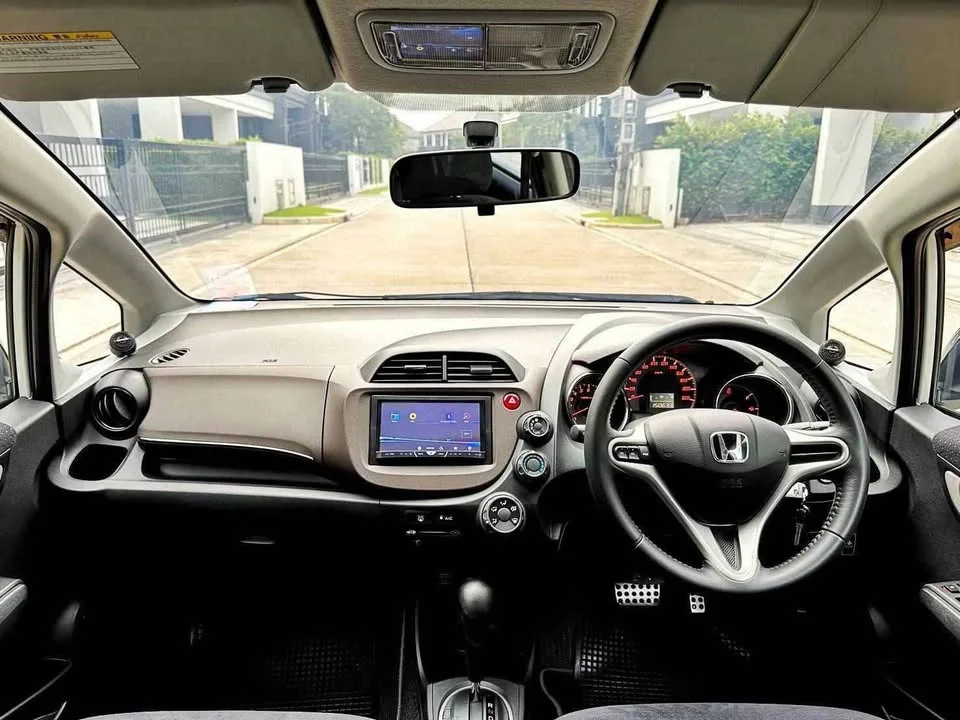 2010 Honda Jazz II 2
