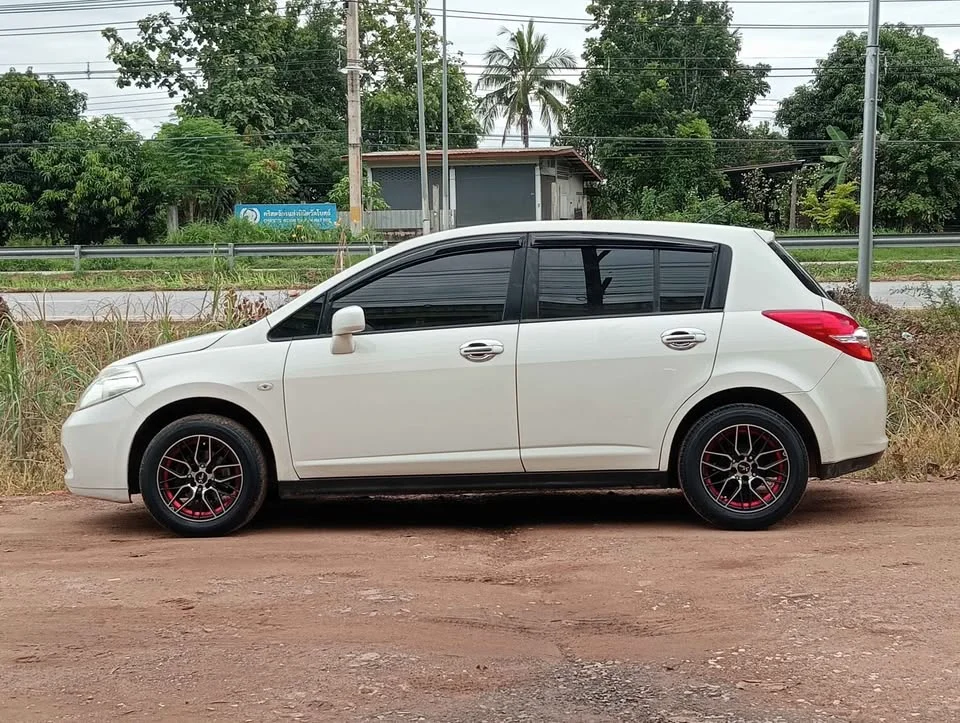 2010 Nissan Tiida I (C11) 3