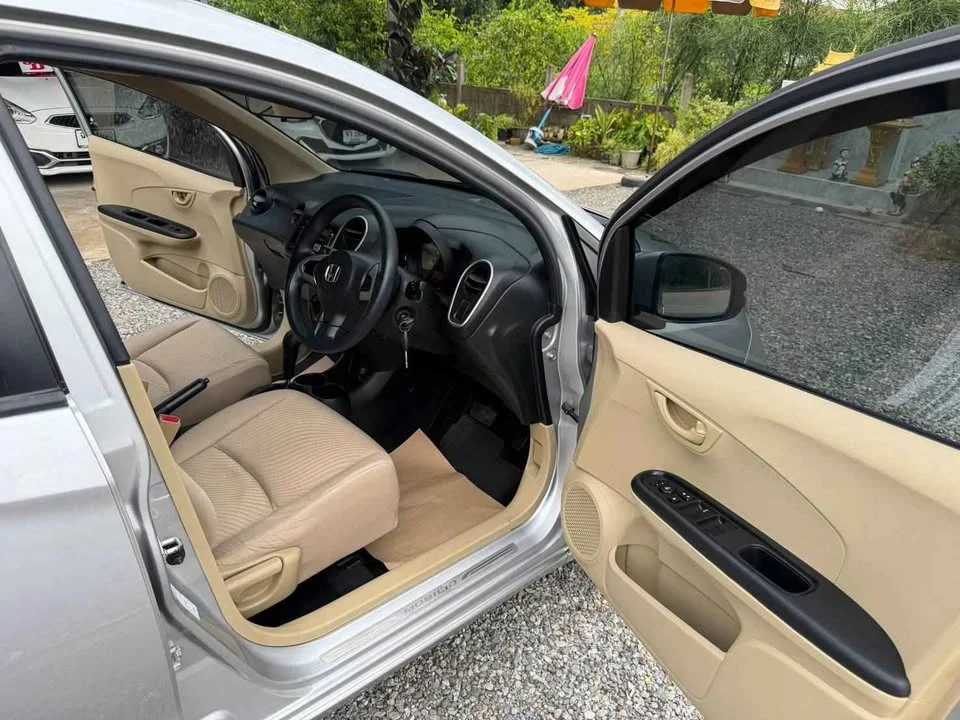 2015 Honda Mobilio II 2