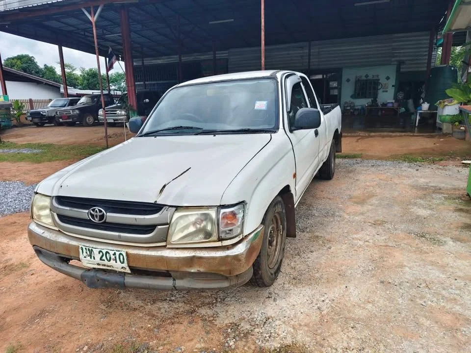 2002 Toyota Hilux Tiger VI 3