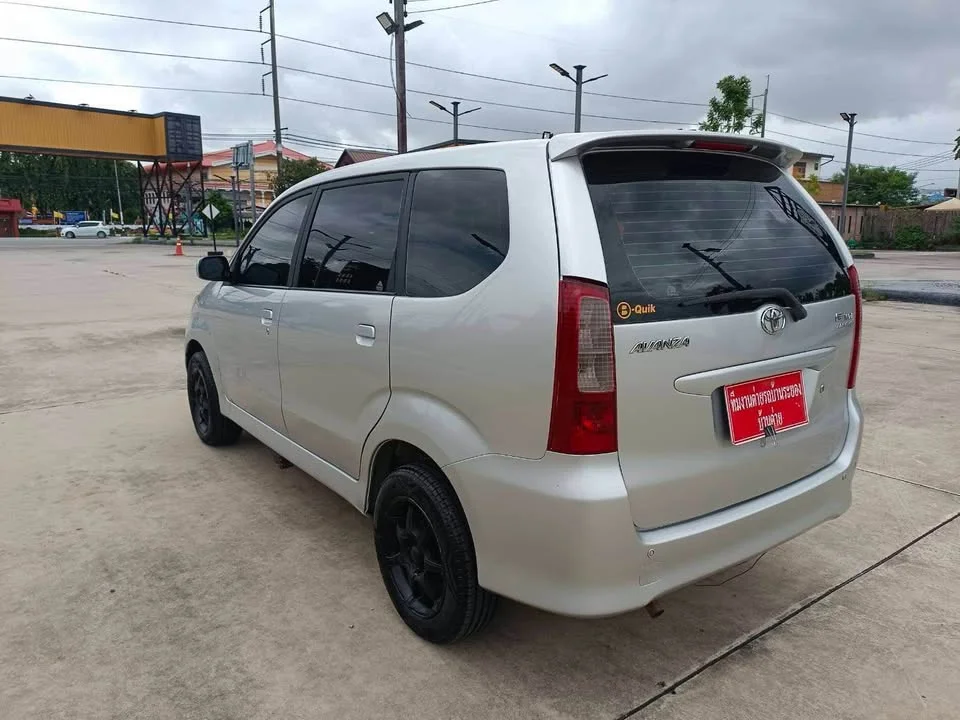 2004 Toyota Avanza I 3