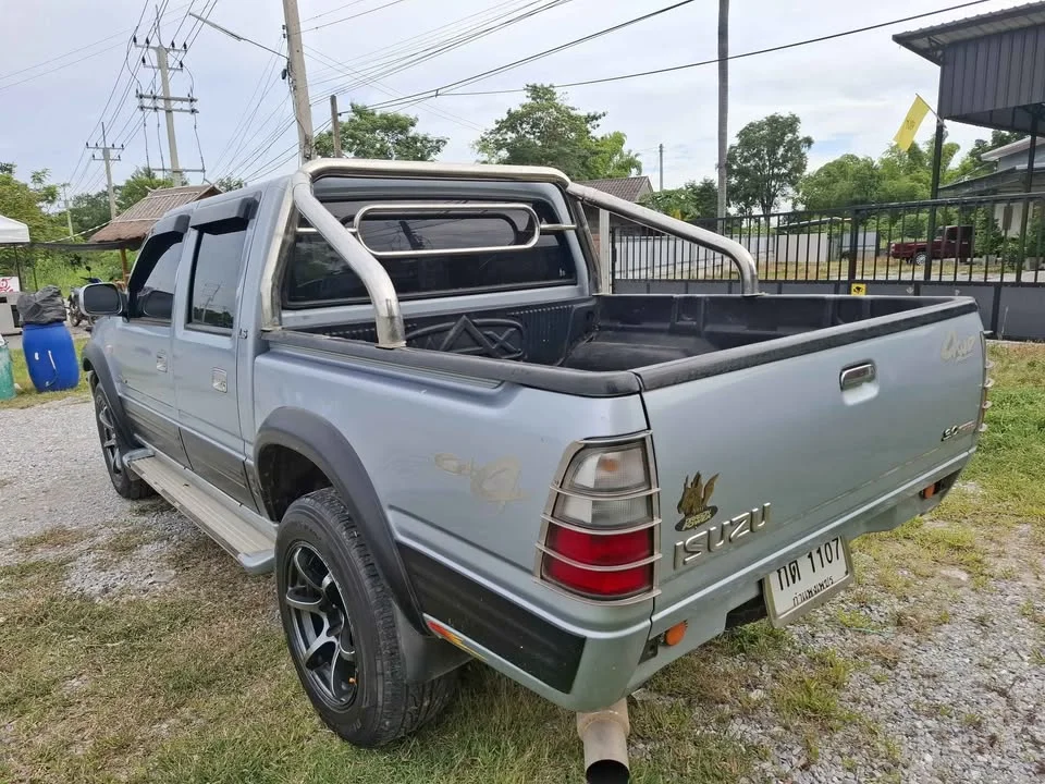 2001 Isuzu Faster Dragon Eyes III 2