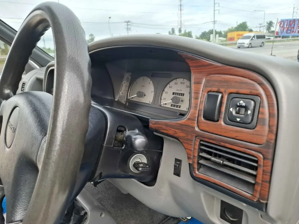 2001 Isuzu Faster Dragon Eyes III 3