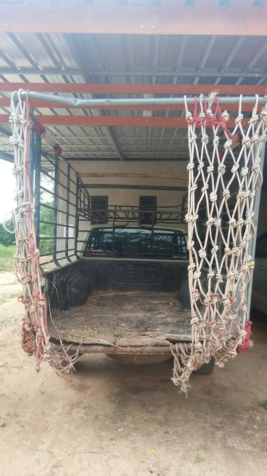 2004 Nissan Frontier I 3