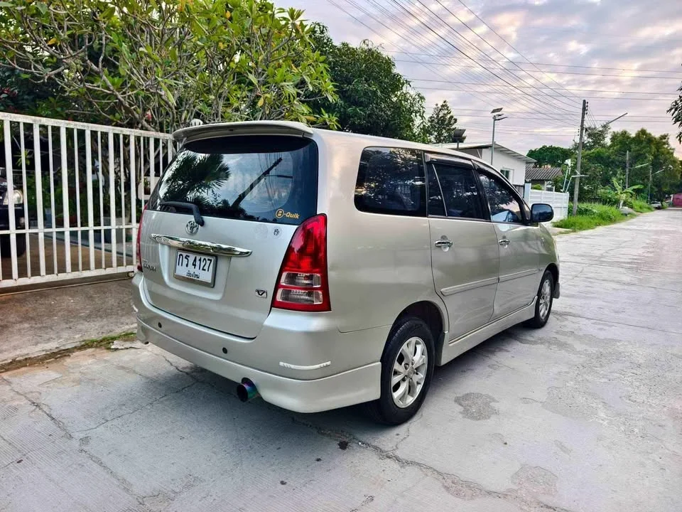 2005 Toyota Innova I 3