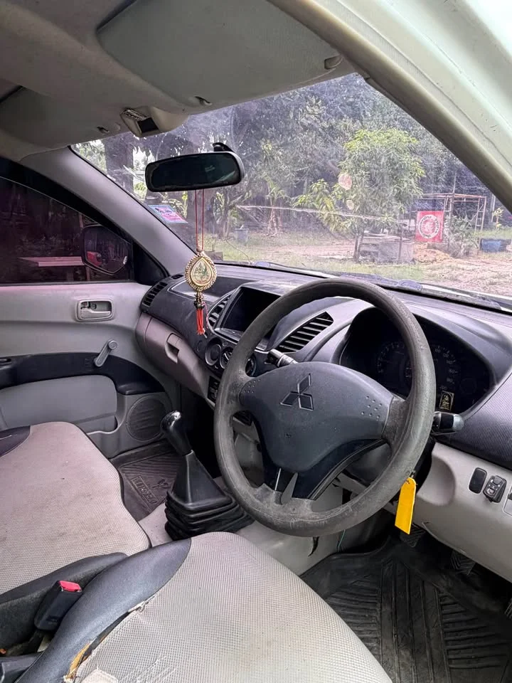2012 Mitsubishi Triton IV 3