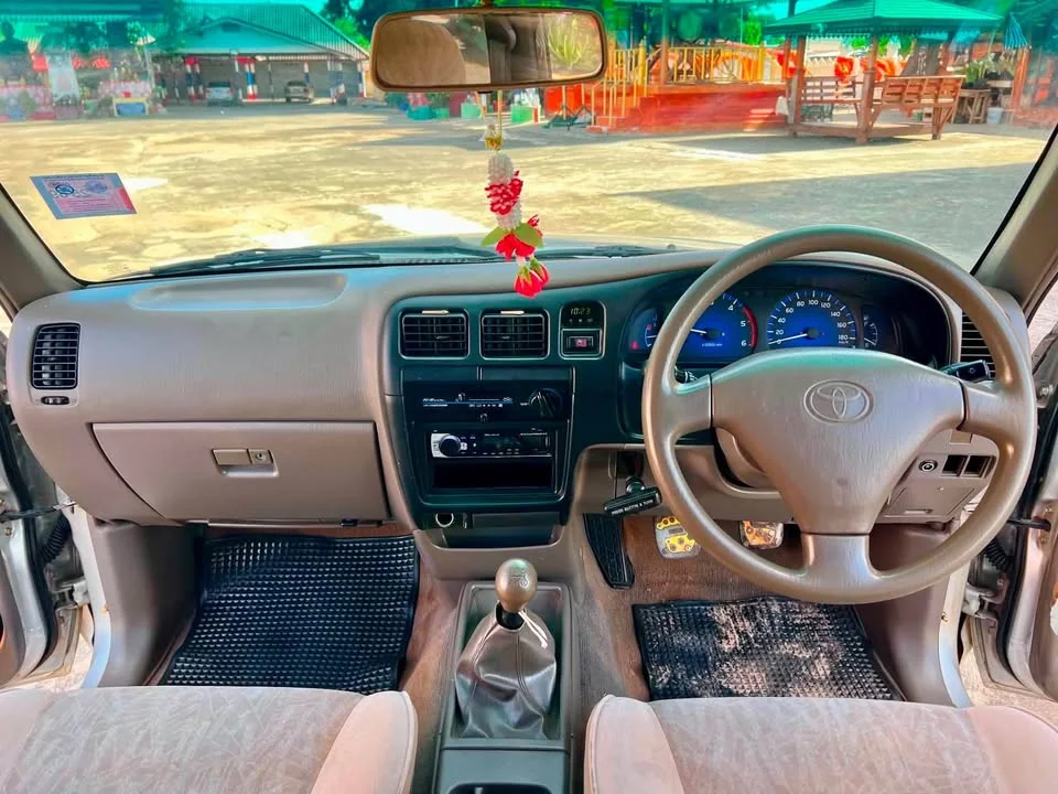 2003 Toyota Hilux Tiger VI 3