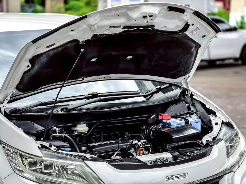 2015 Honda Odyssey V 2
