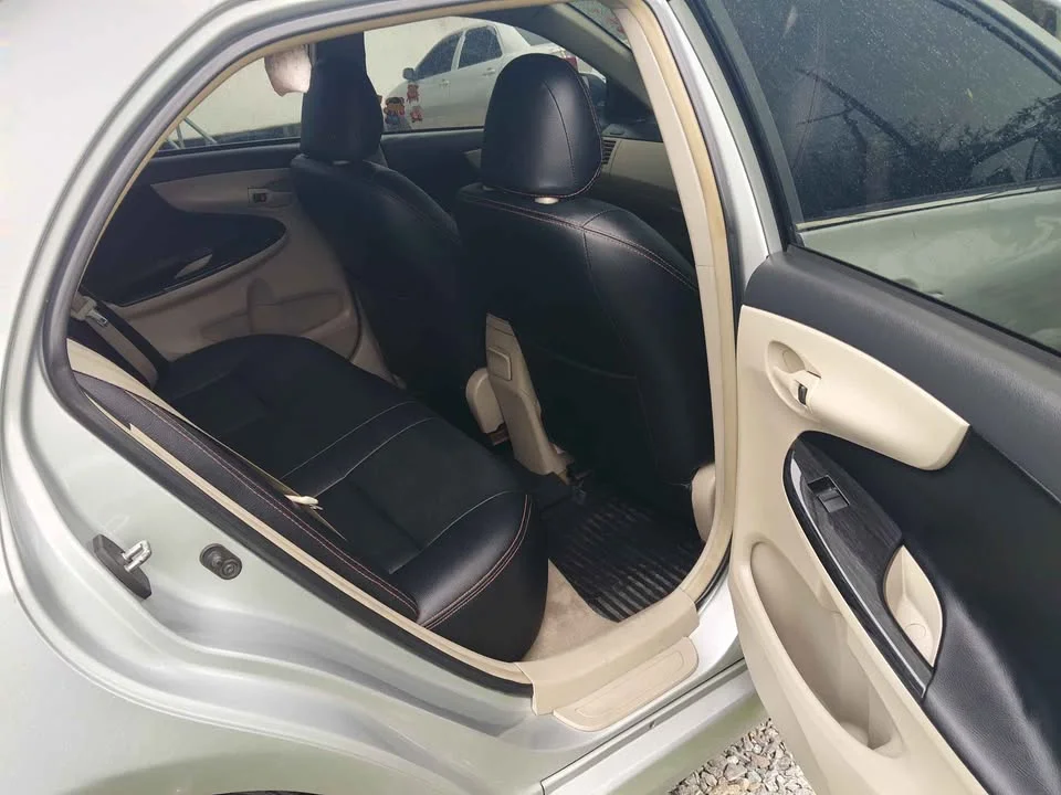 2013 Toyota Corolla Altis X (E140) 2