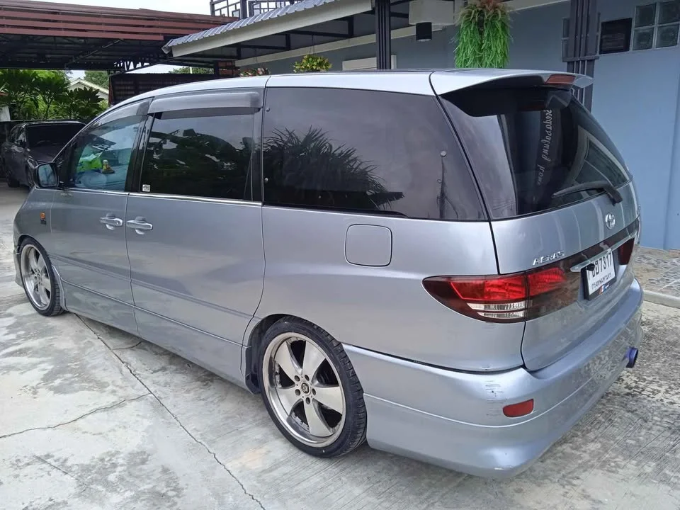 2004 Toyota Estima II 3