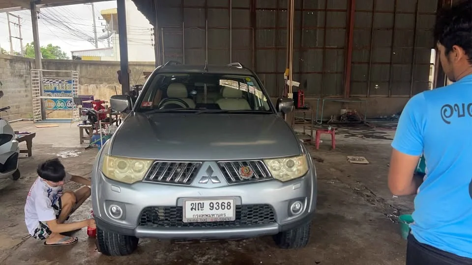 2012 Mitsubishi Pajero Sport II 2