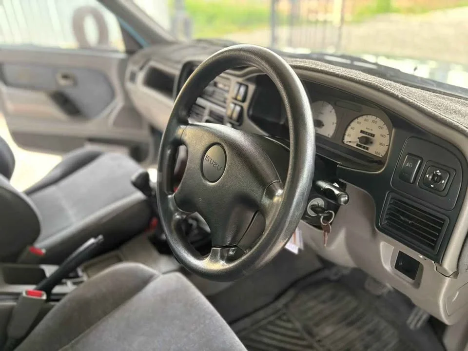 2001 Isuzu Faster Dragon Eyes III 2