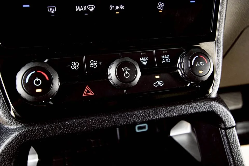 2023 Ford Everest III 3