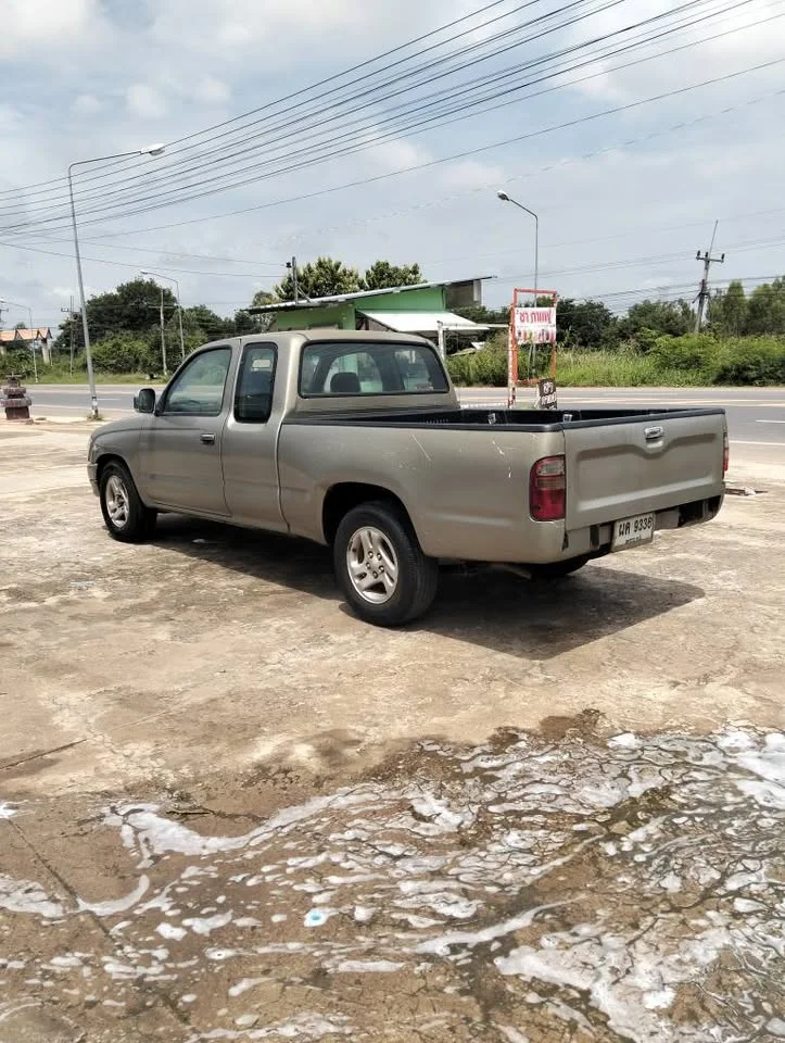 2000 Toyota Hilux Tiger VI 2