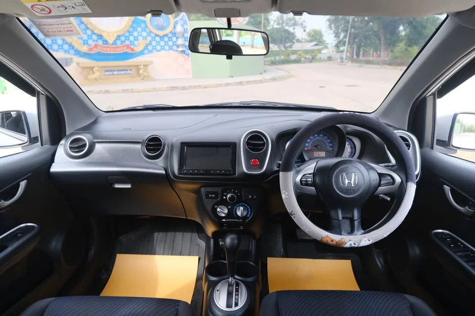 2015 Honda Mobilio II 2