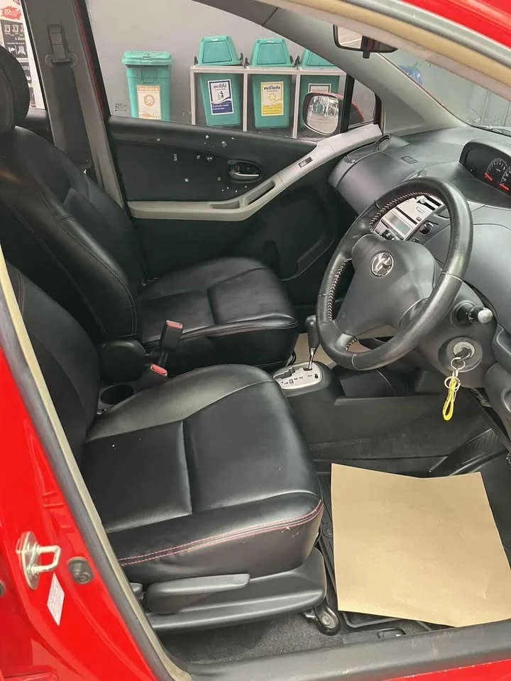 2009 Toyota Yaris II 2