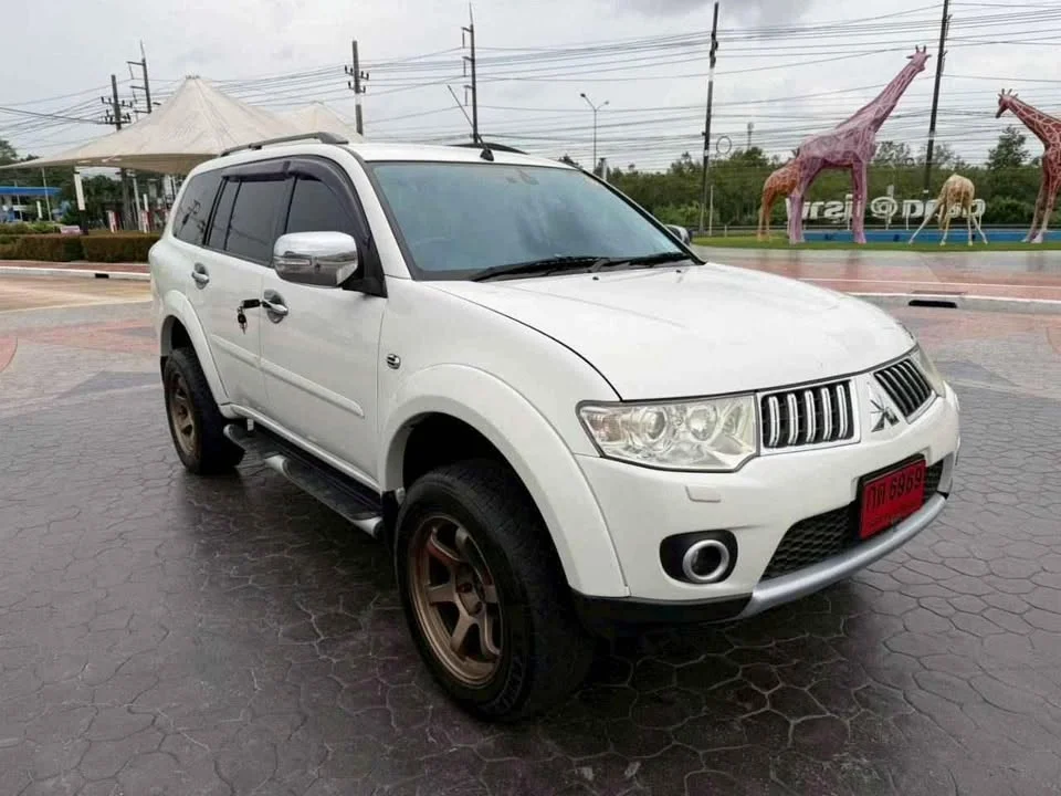 2012 Mitsubishi Pajero Sport II 2