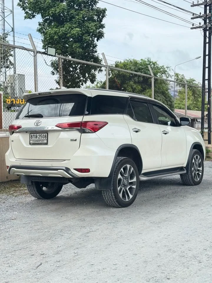 2019 Toyota Fortuner II 2