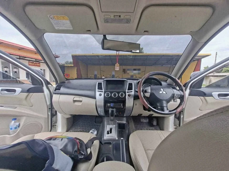 2013 Mitsubishi Pajero Sport II 2