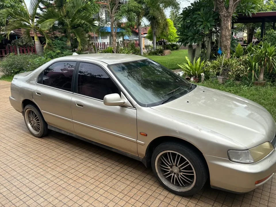 1997 Honda Accord V 3