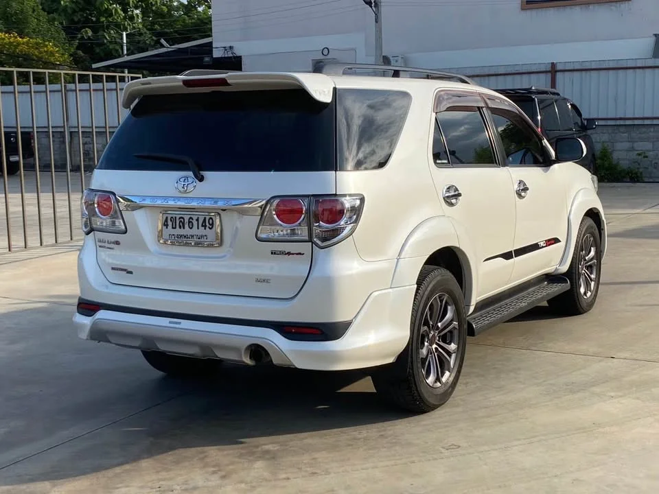 2013 Toyota Fortuner I 3