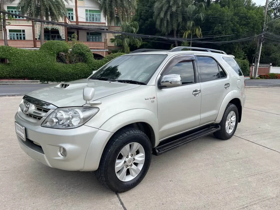 2005 Toyota Fortuner I 2