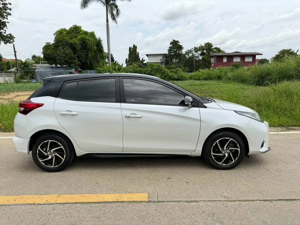 2021 Toyota Yaris III 2