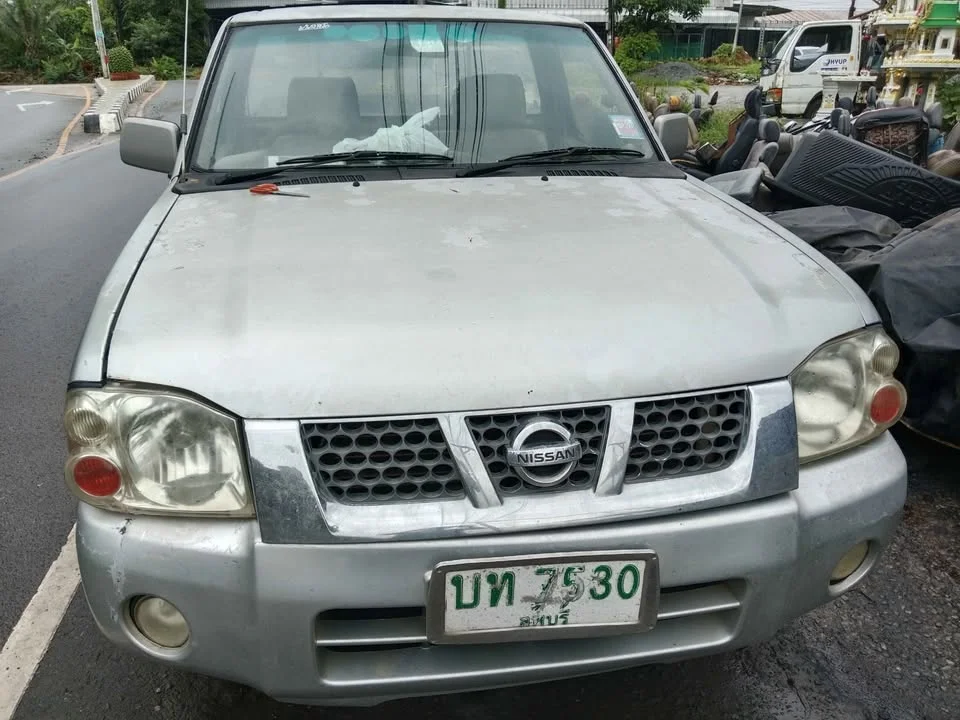Nissan Frontier I 2