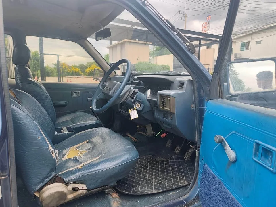 1995 Mitsubishi Triton II 2