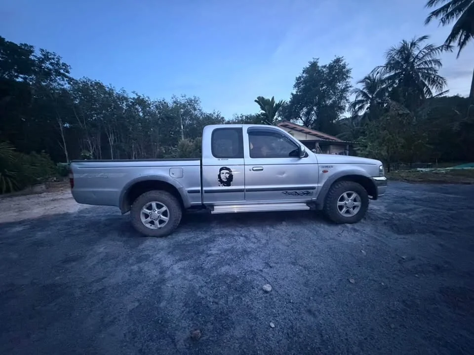 2002 Mazda 2500 Fighter V 3