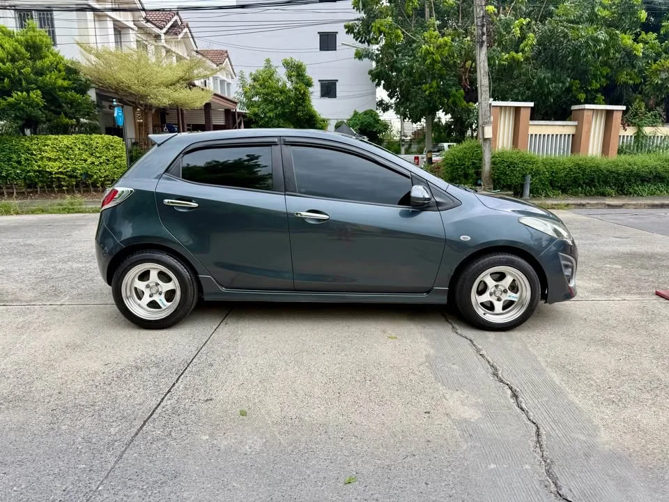 2012 Mazda 2 II 3
