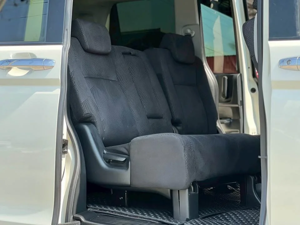 2012 Honda Stepwgn IV 3
