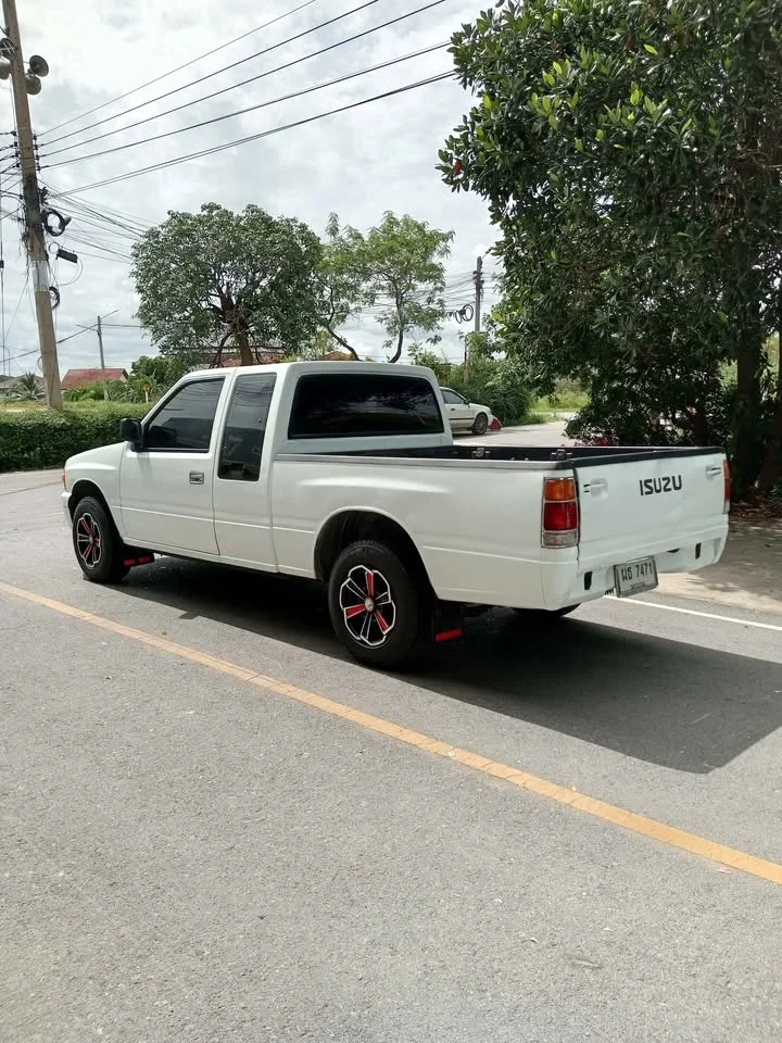 1994 Isuzu TFR III 2