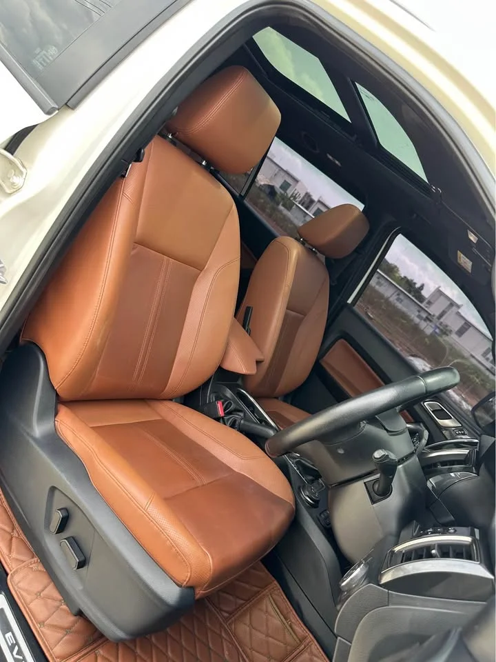 2022 Ford Everest II 2