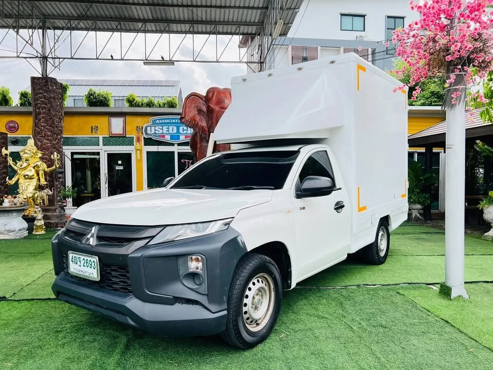 2022 Mitsubishi Triton V 3