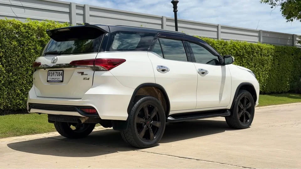 2016 Toyota Fortuner II 3