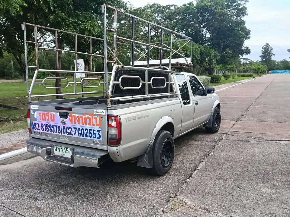 2006 Nissan Frontier I 3