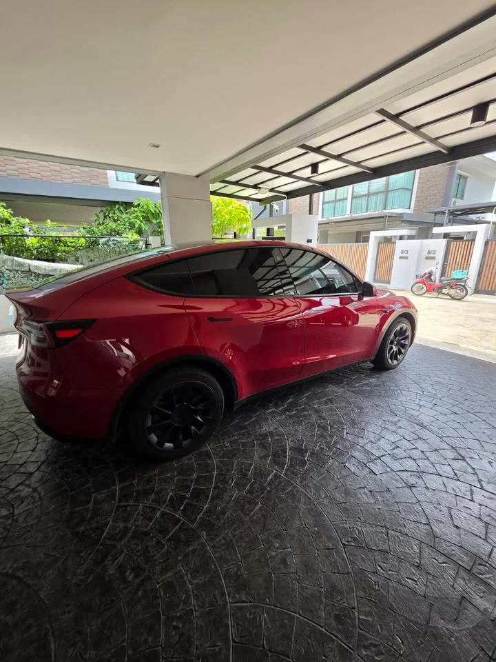 2023 Tesla Model Y 3